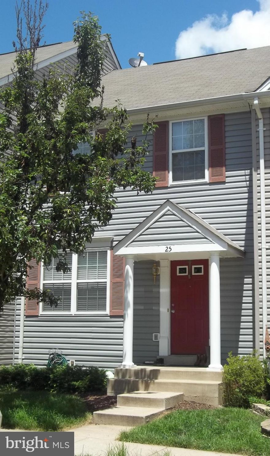 Location, Location, Location!! Gorgeous 3 bedroom 3 1/2 bath townhouse in the Mews of Menlough. Fully finished basement with a second kitchen and bonus room with walkout basement entrance. This is a must see, you will not be disappointed!!