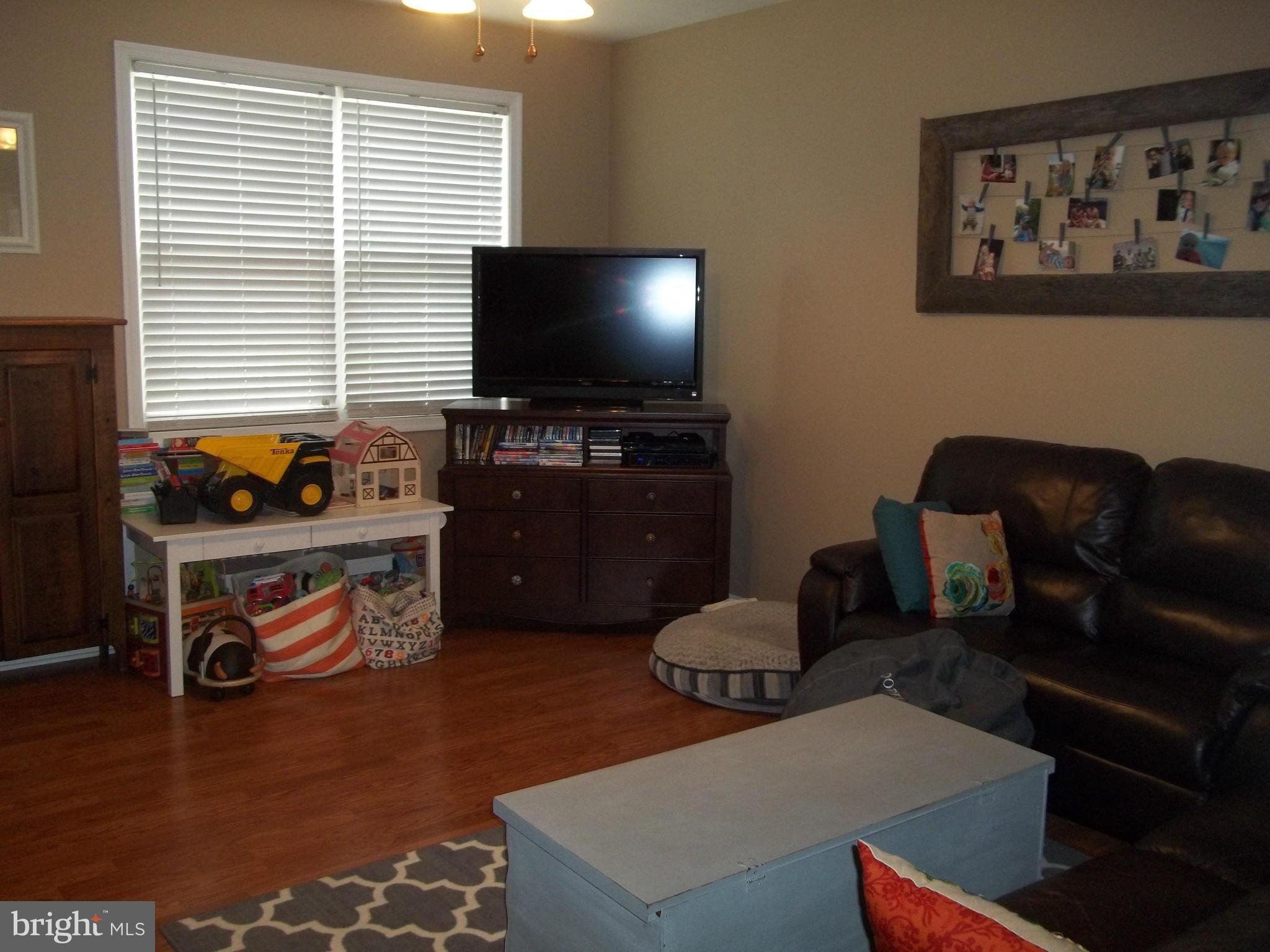 THE MEWS AT MENLOUGH - Residential