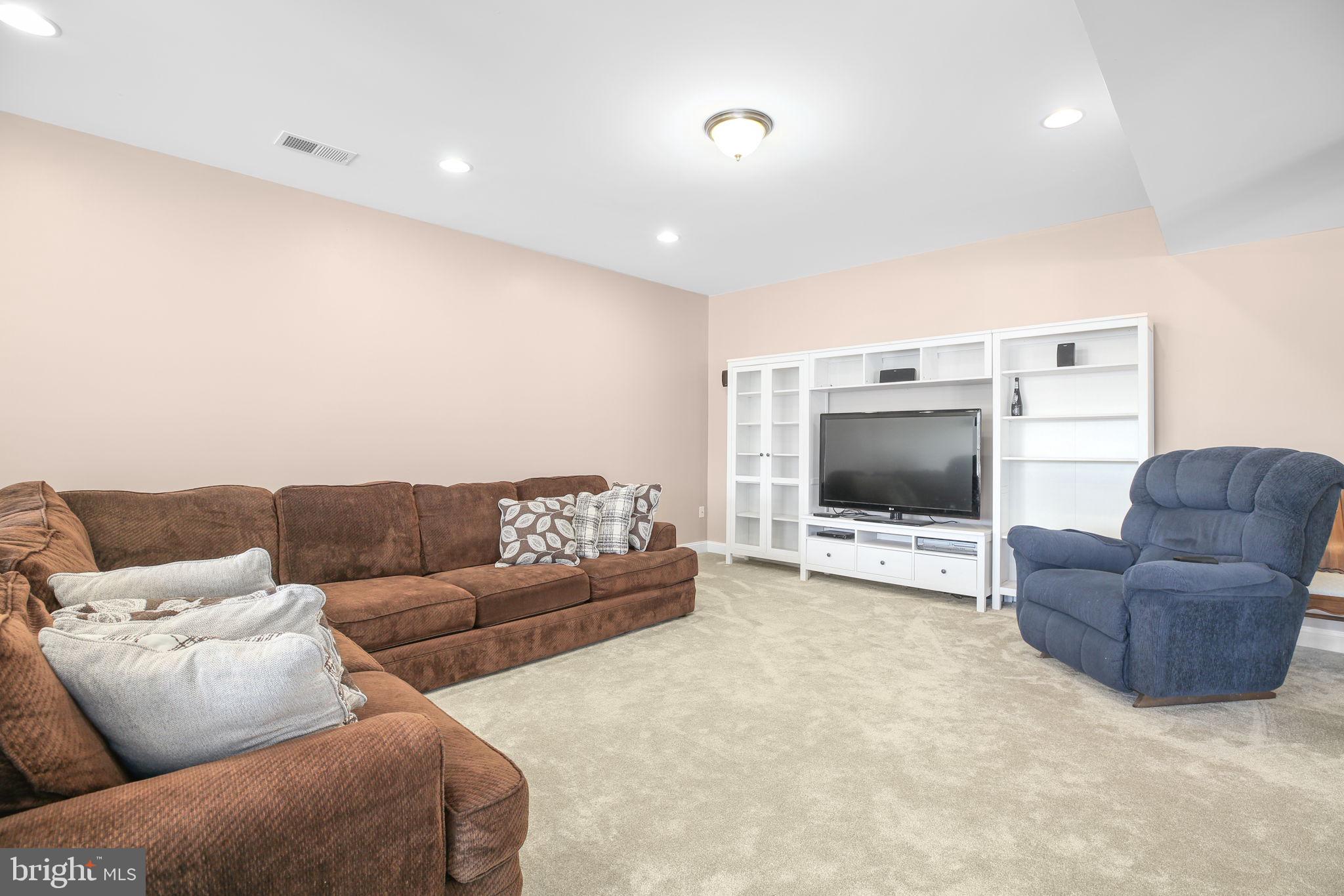 BLOOMSBURY FARM ESTATES - Residential