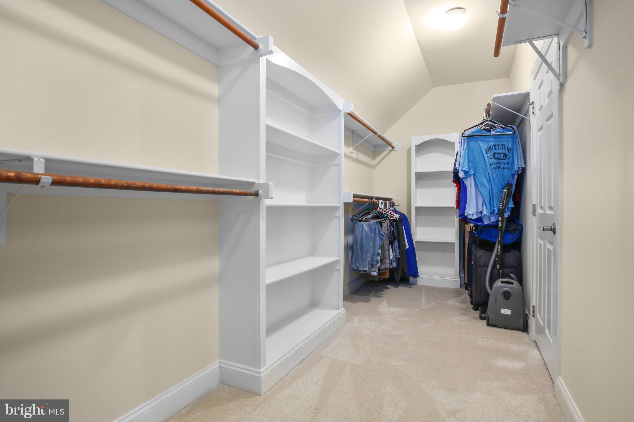 BLOOMSBURY FARM ESTATES - Residential