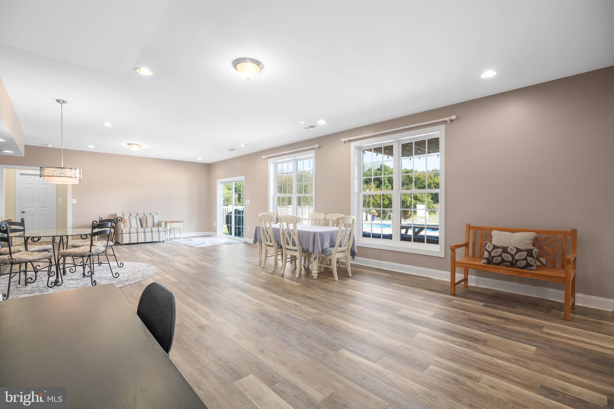 9910 AGNES LANE