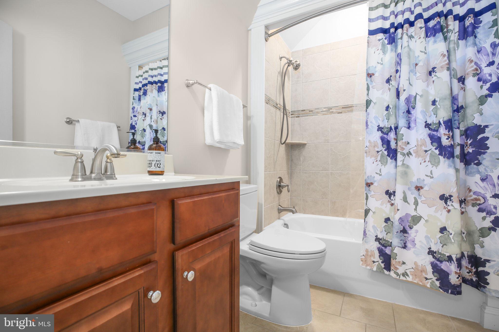 BLOOMSBURY FARM ESTATES - Residential