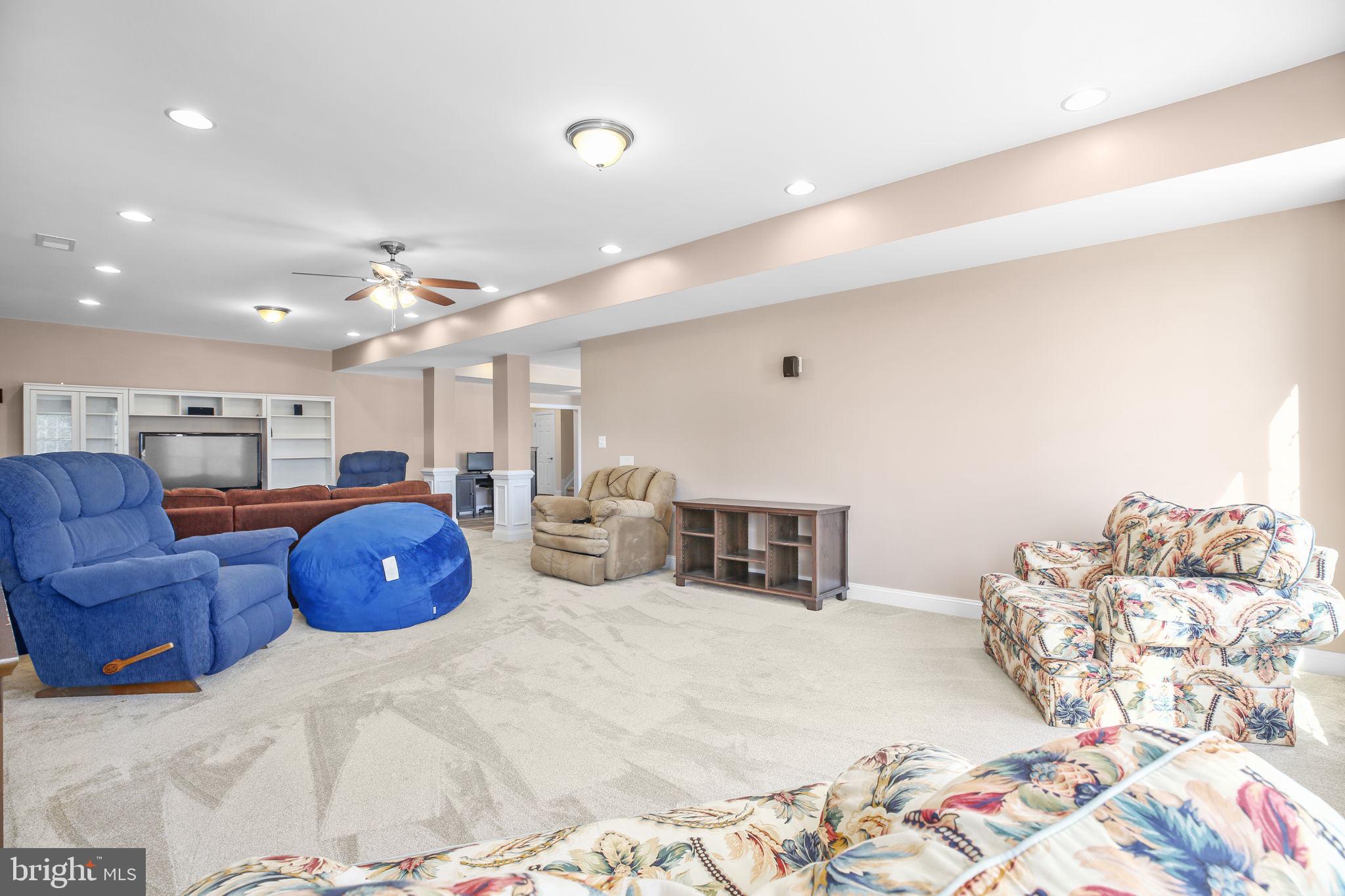 BLOOMSBURY FARM ESTATES - Residential