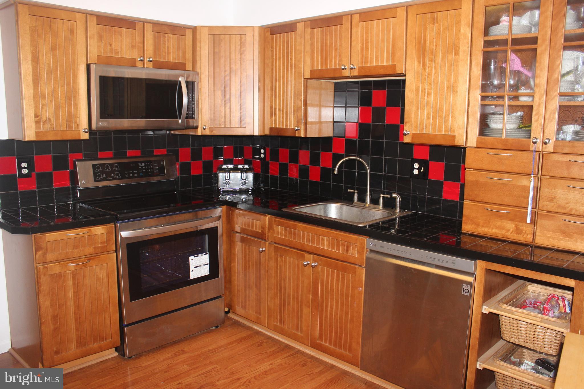 SOUTH HAMPTON - Residential