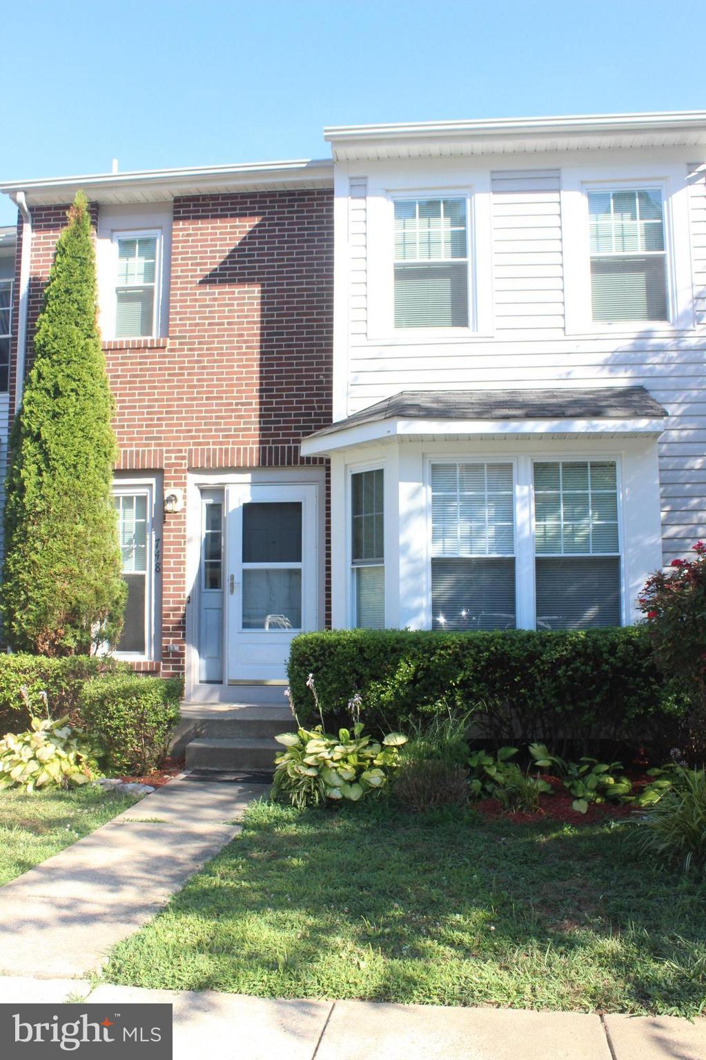 SOUTH HAMPTON - Residential