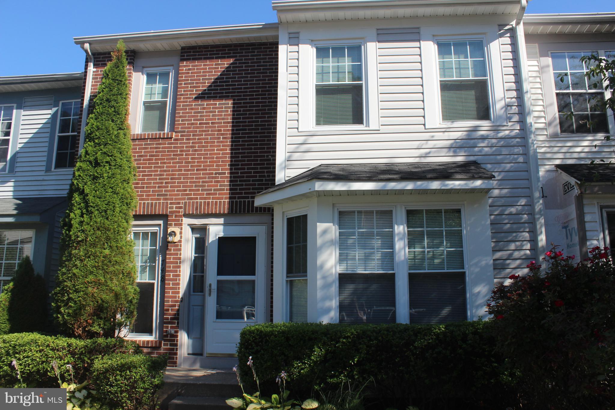 SOUTH HAMPTON - Residential