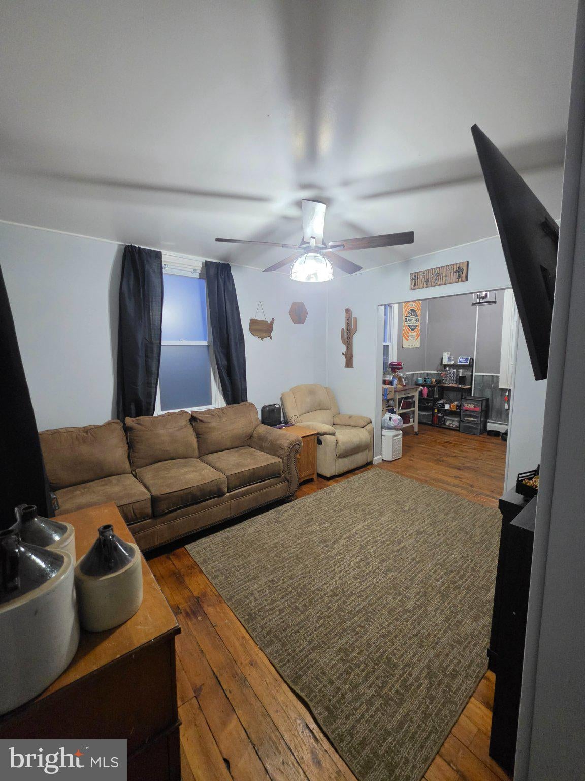 132 W CHESTNUT AVENUE
