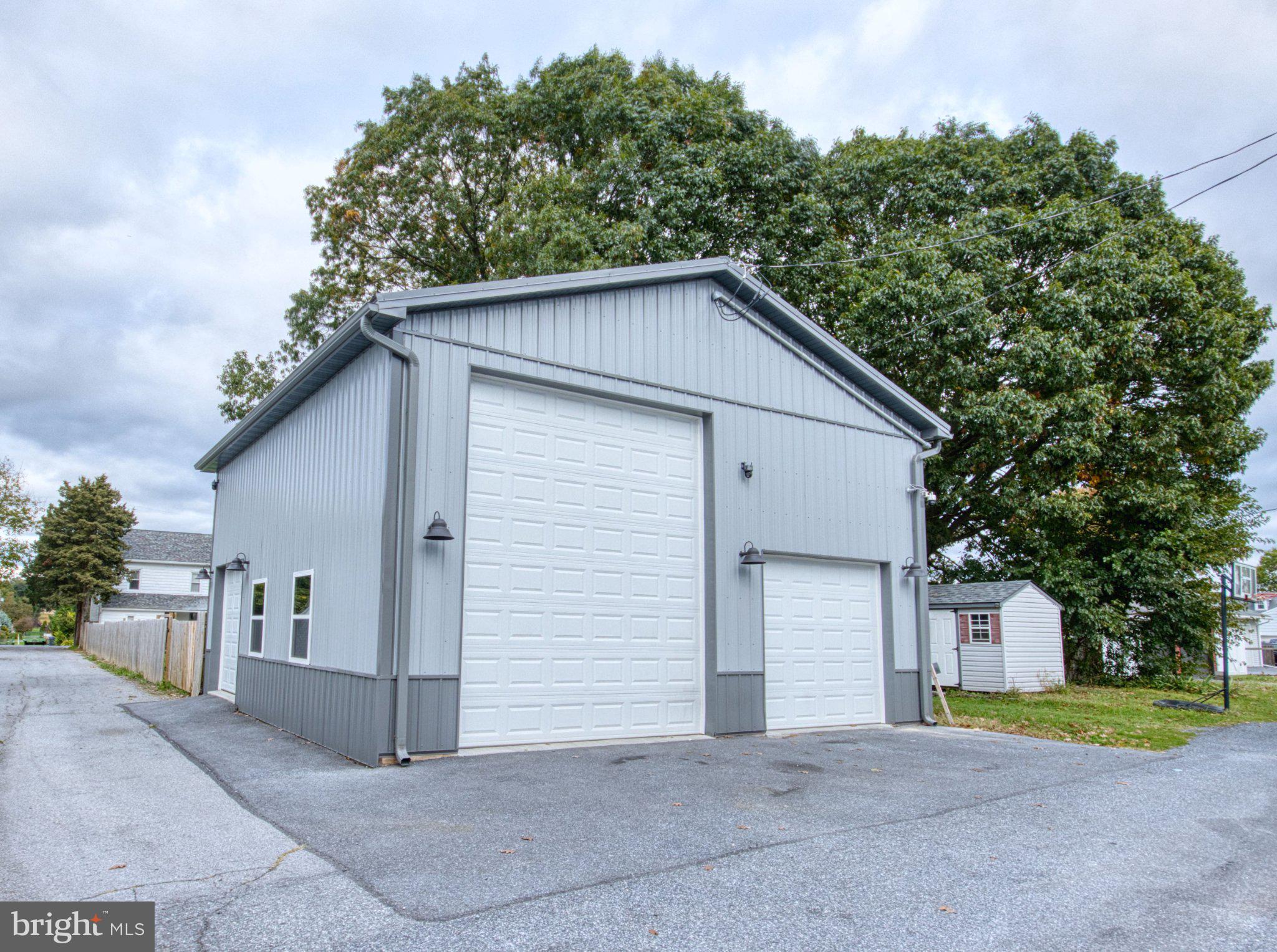 132 W CHESTNUT AVENUE