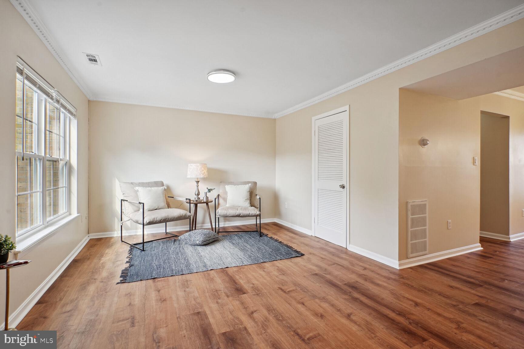 CIRCLE WOODS - Residential Lease