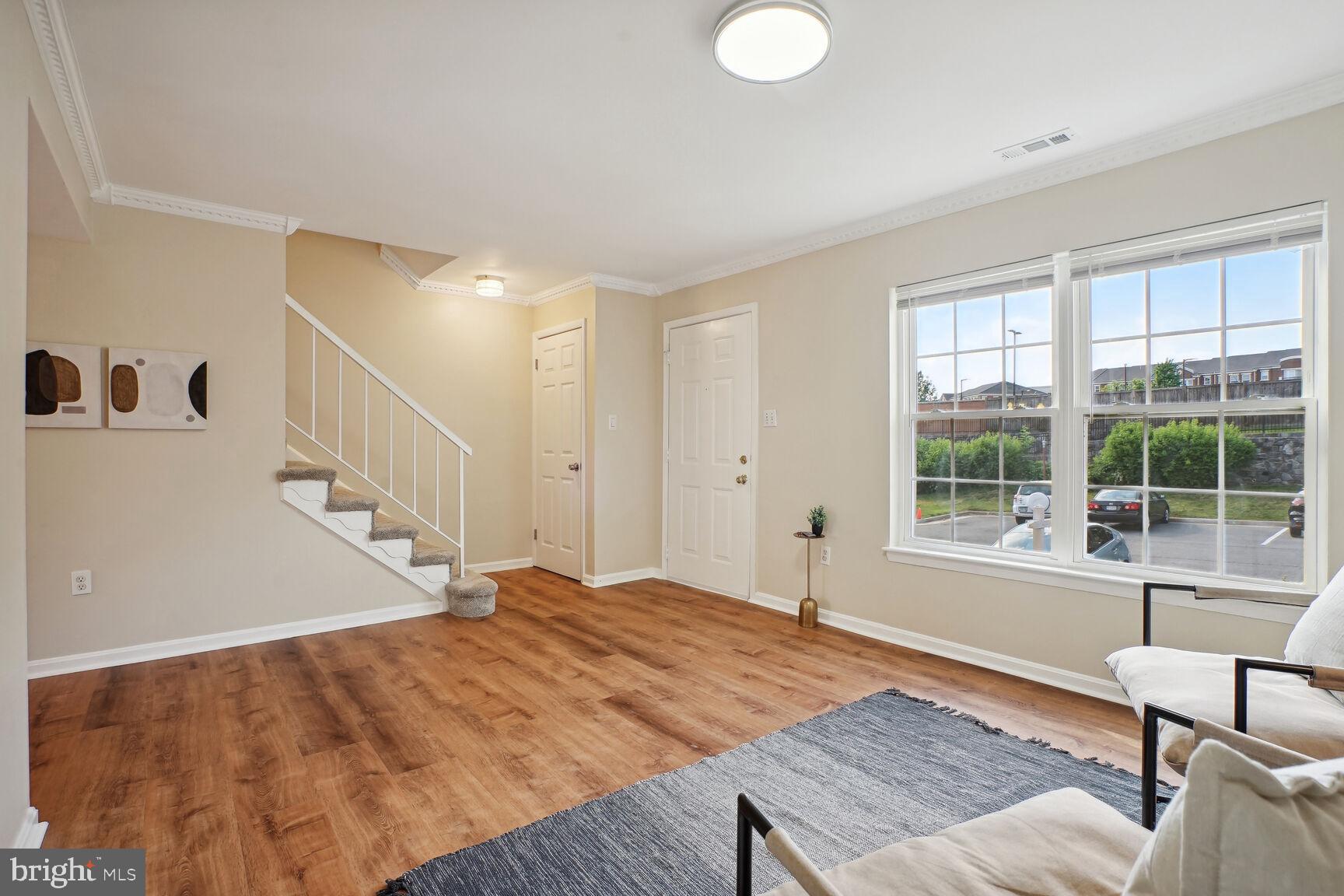 CIRCLE WOODS - Residential Lease