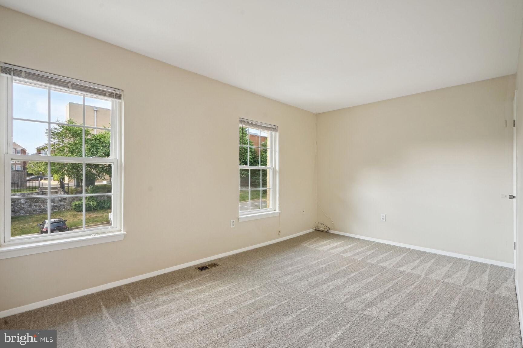 CIRCLE WOODS - Residential Lease