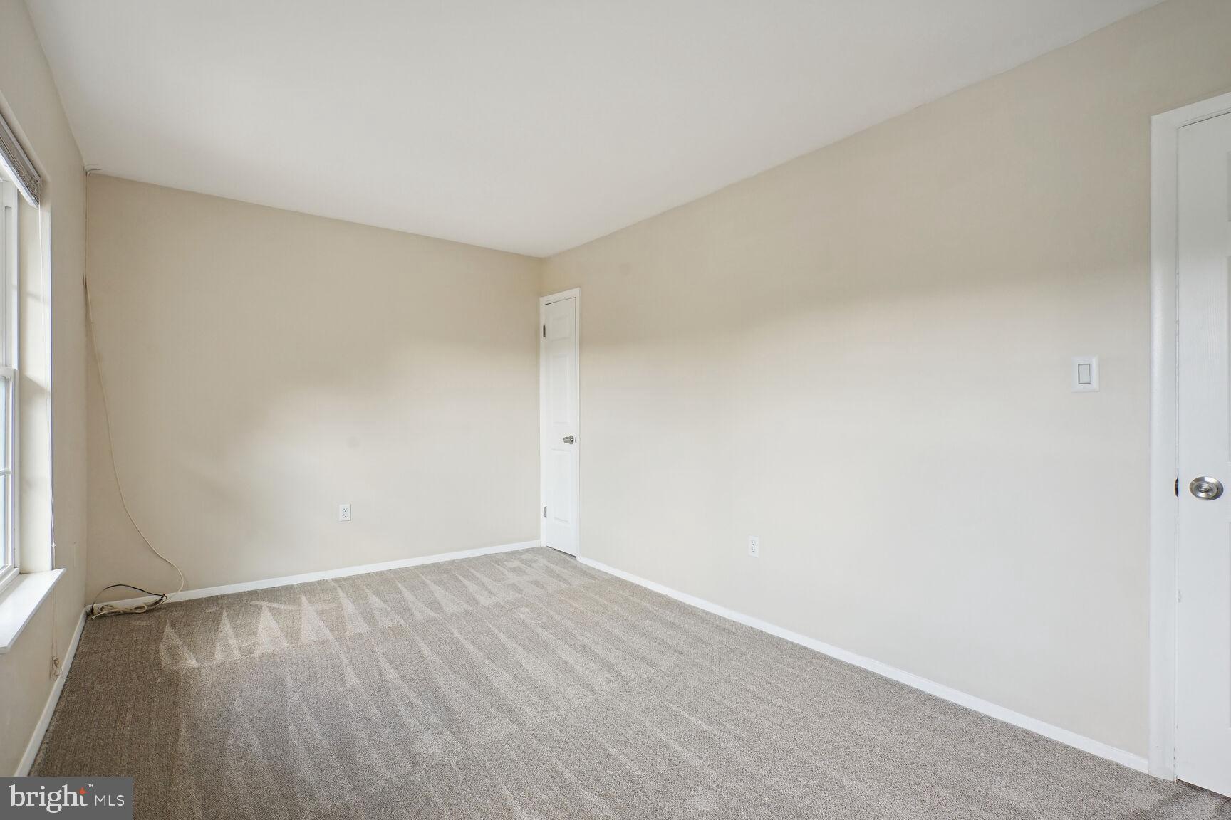 CIRCLE WOODS - Residential Lease