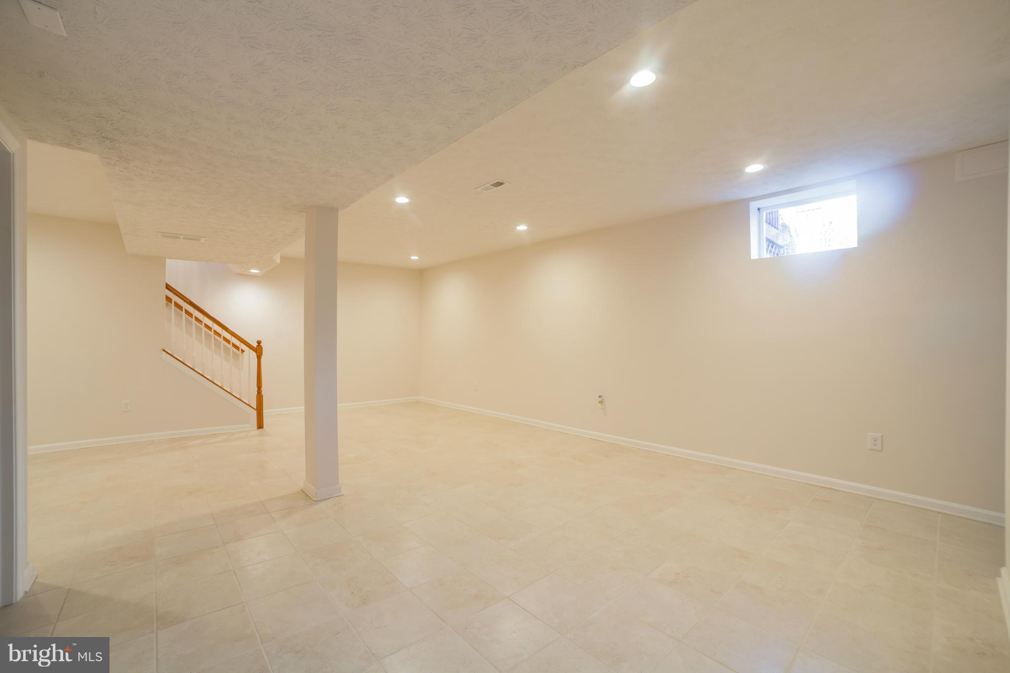 CATONSVILLE MANOR - Residential