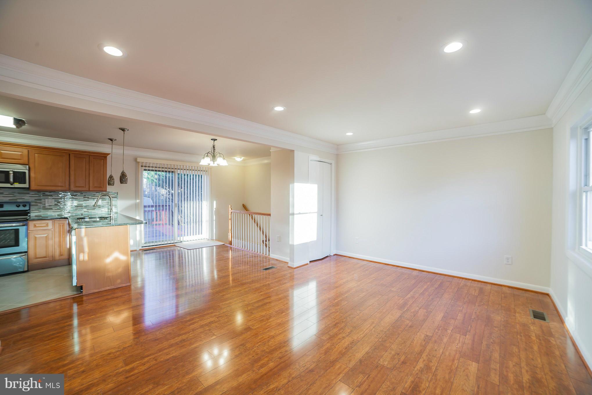 CATONSVILLE MANOR - Residential