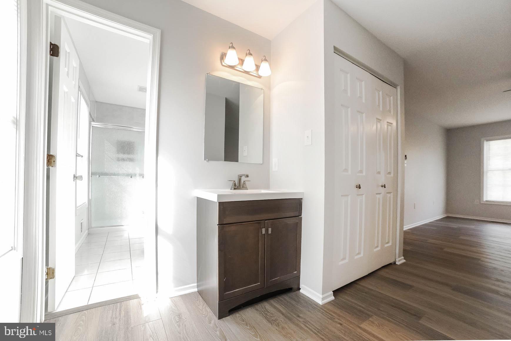 HAMPSHIRE - Residential