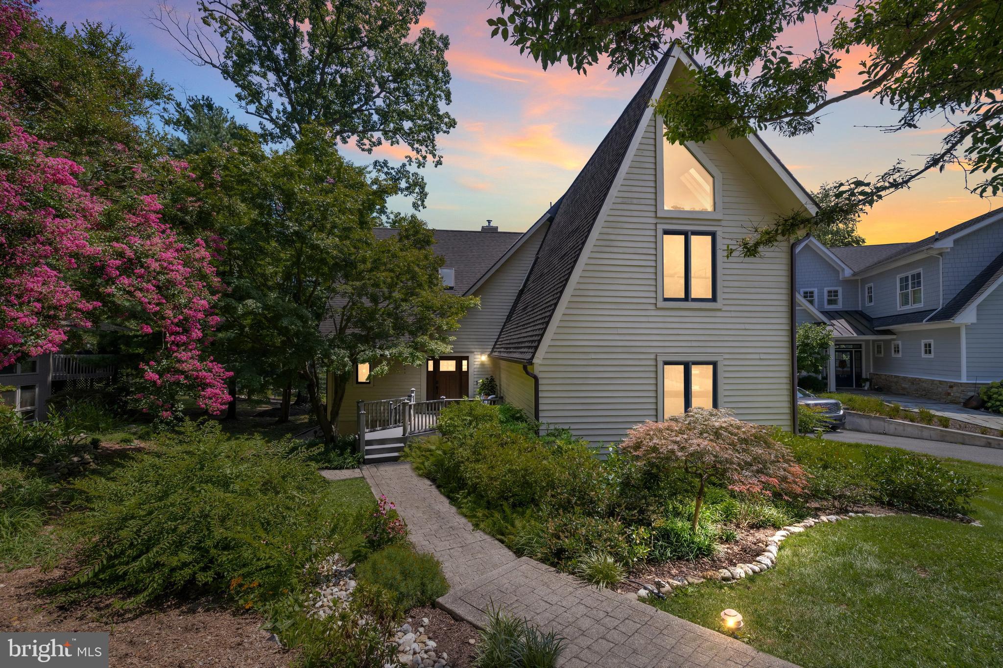 HILLSMERE SHORES - Residential