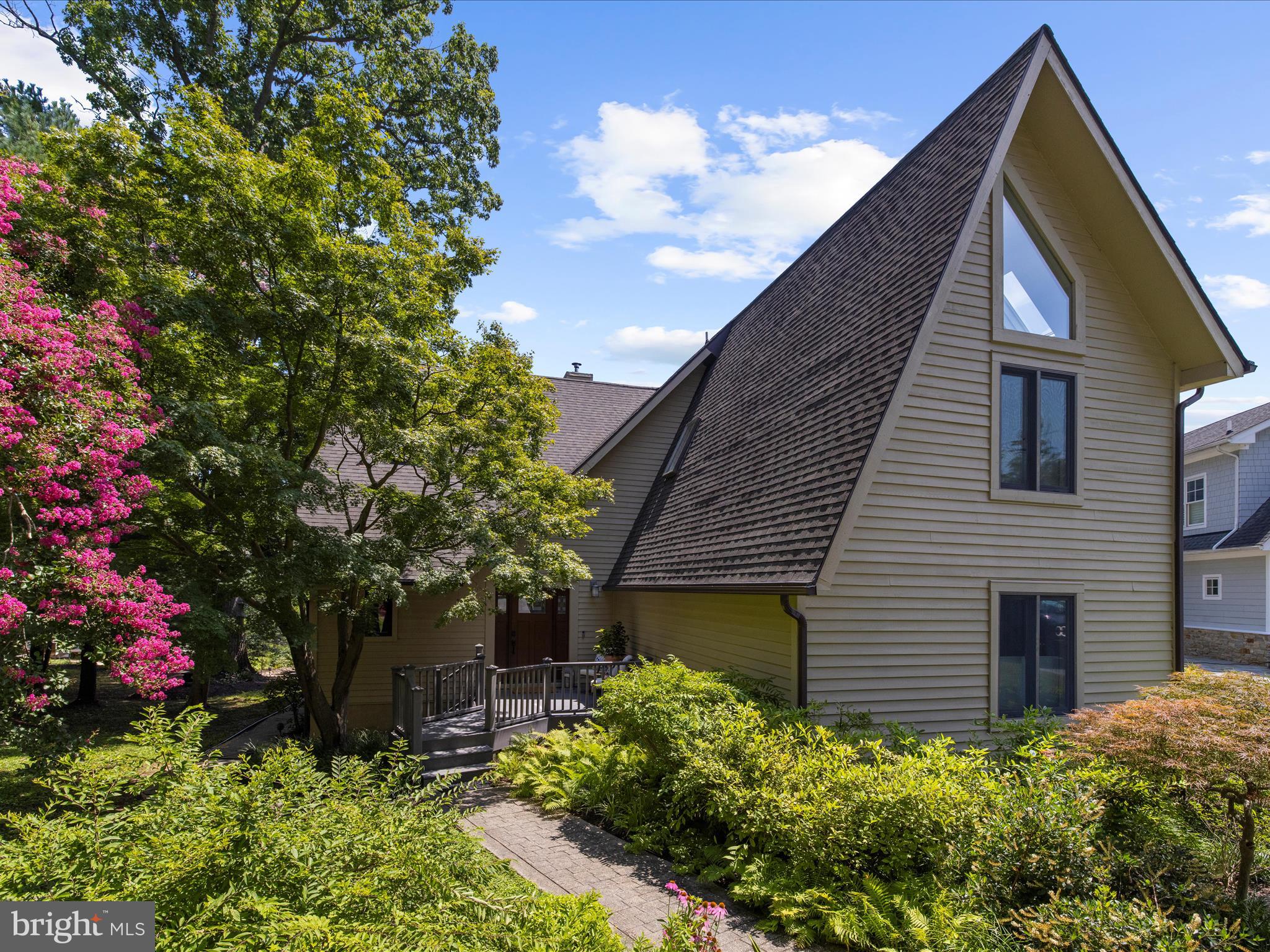 HILLSMERE SHORES - Residential