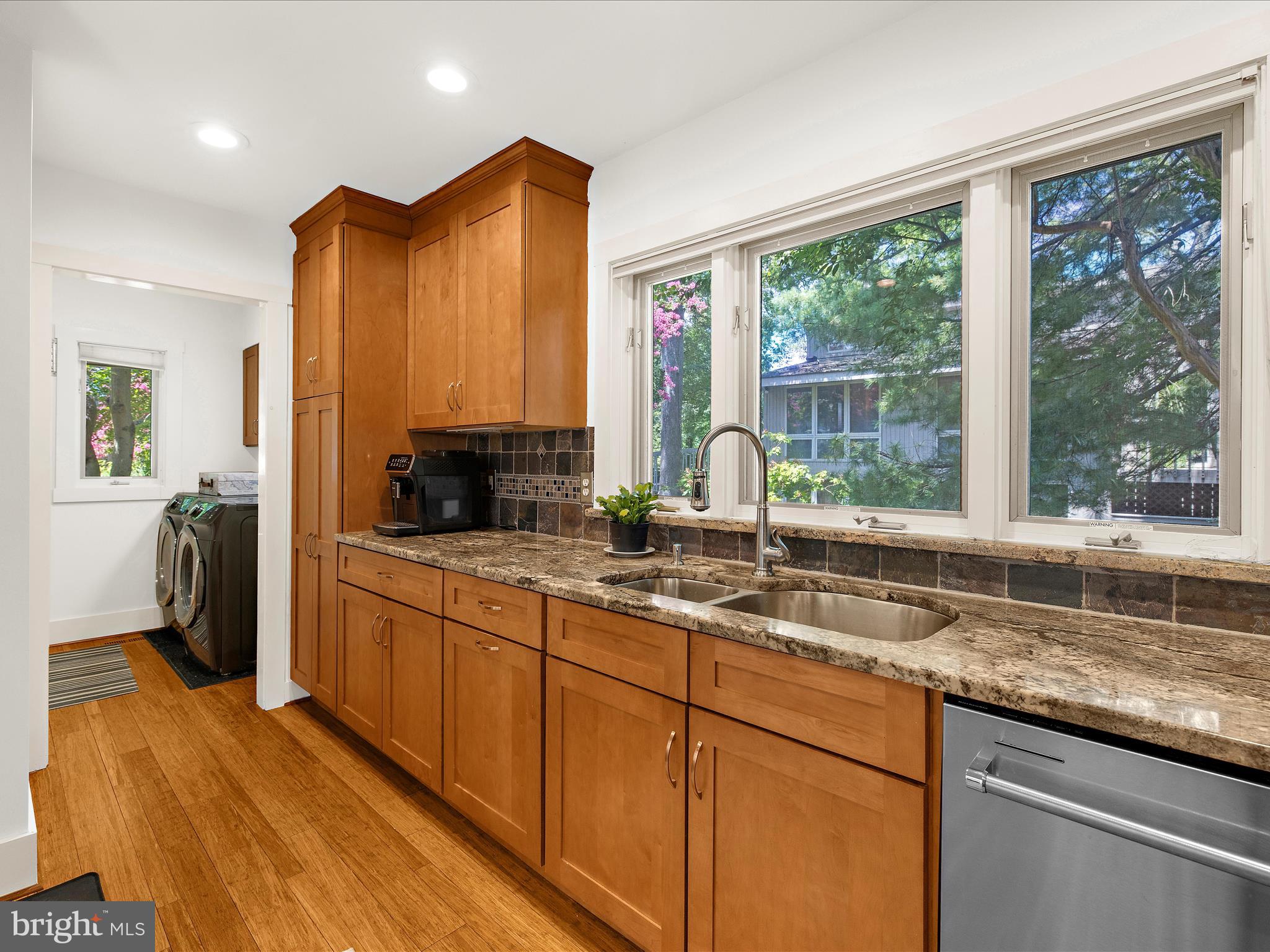 HILLSMERE SHORES - Residential