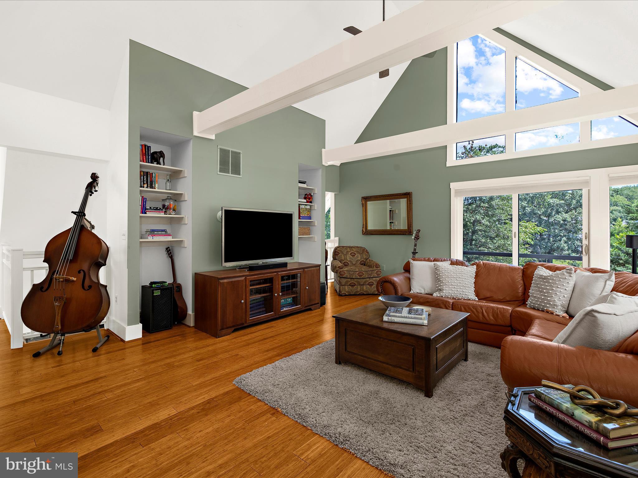 HILLSMERE SHORES - Residential