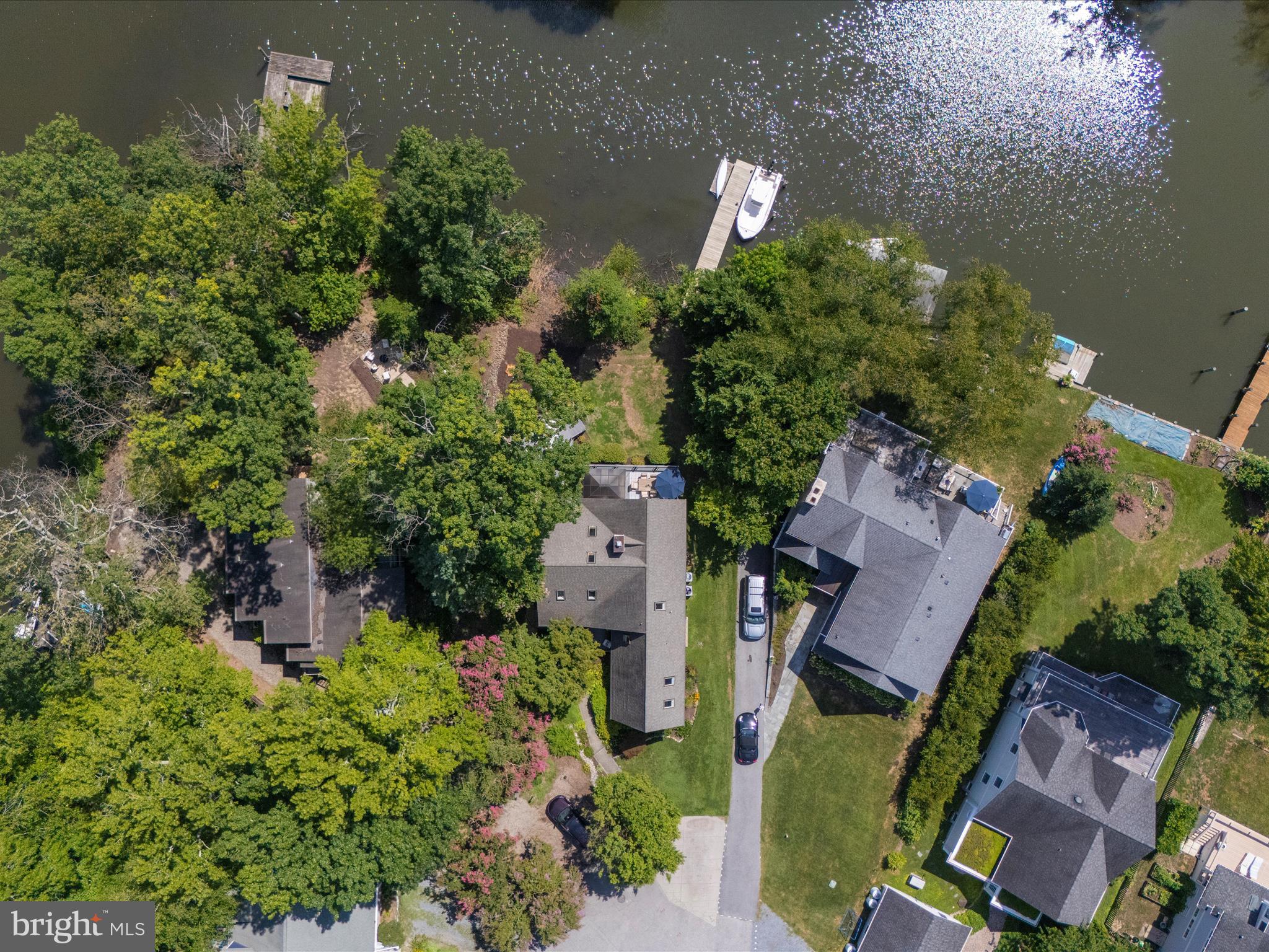 HILLSMERE SHORES - Residential