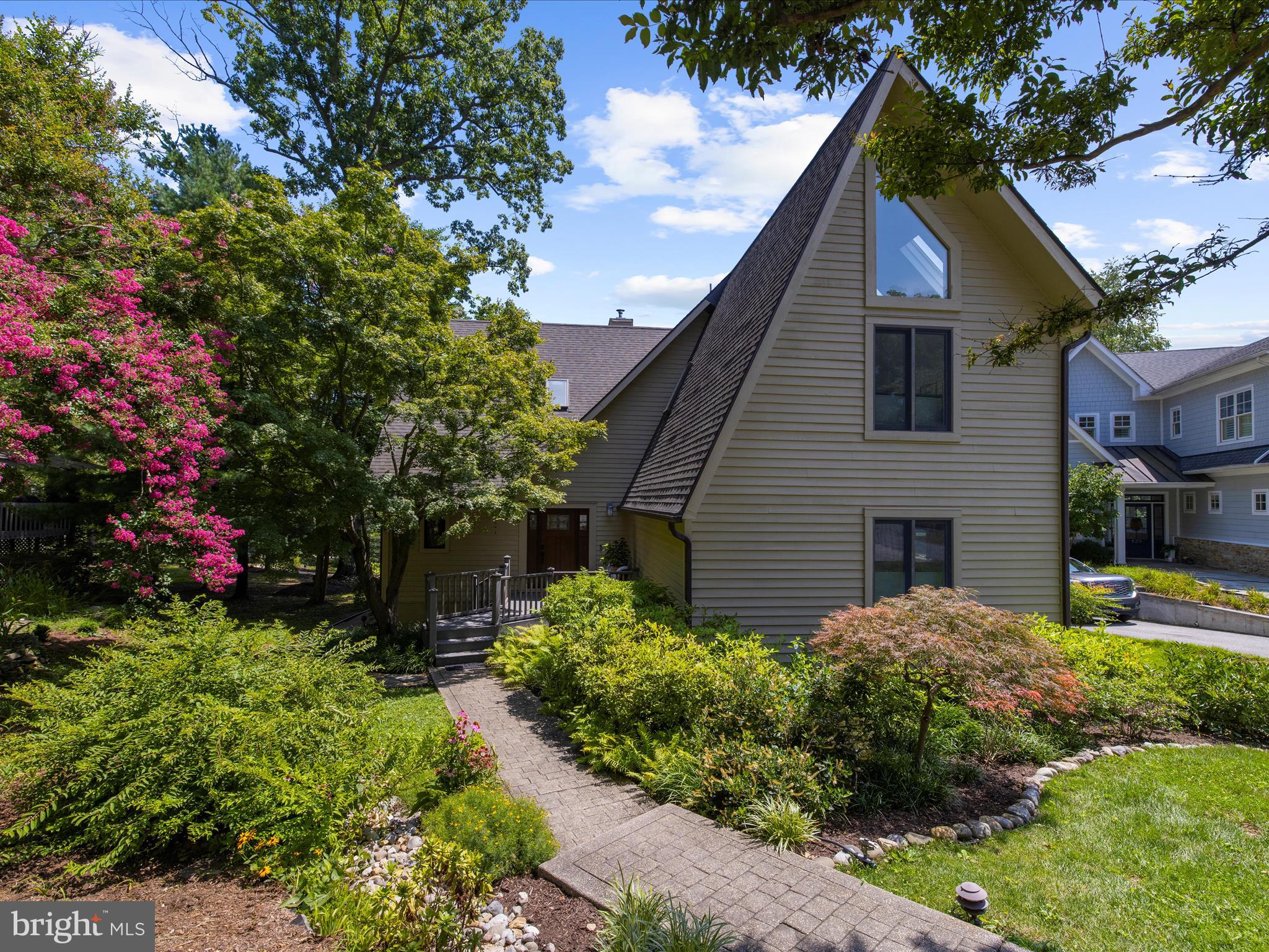 HILLSMERE SHORES - Residential