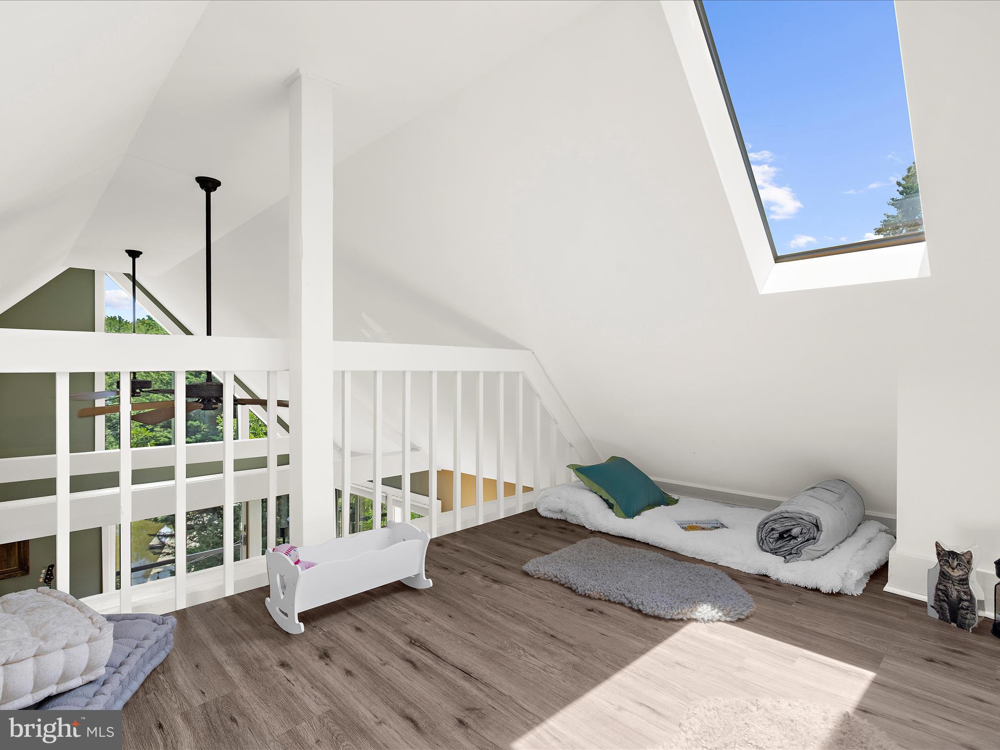 HILLSMERE SHORES - Residential