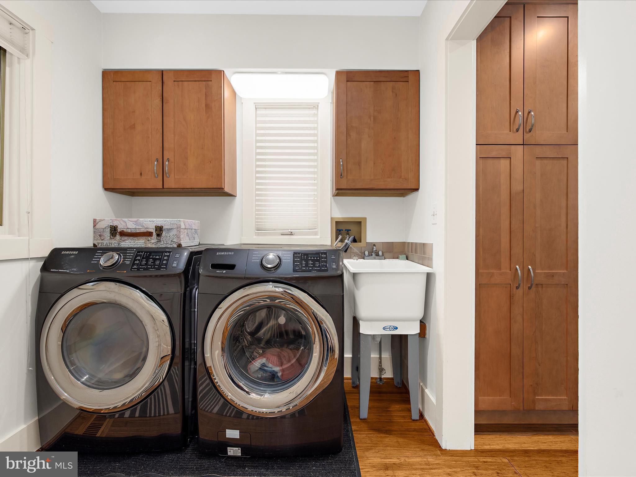 HILLSMERE SHORES - Residential