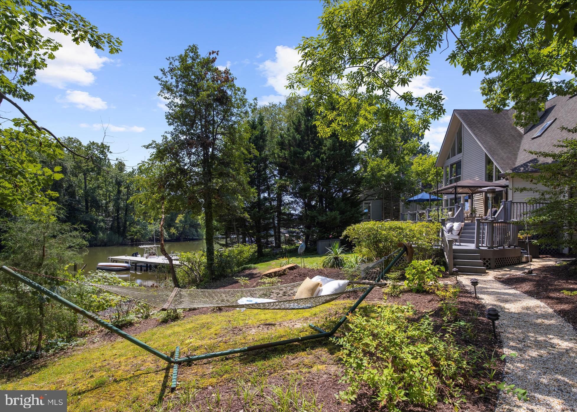 HILLSMERE SHORES - Residential