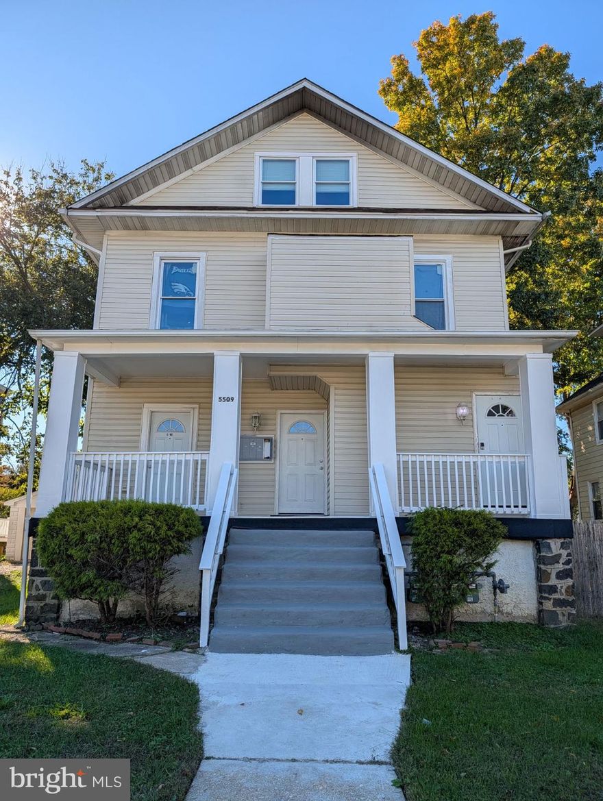 Don't wait to call this unit your home! Featuring hardwood throughout aside from the bedroom, this is the perfect cozy home. The kitchen has been updated with stainless appliances. There is laundry on site in the basement. Close to public transportation and just minutes away from grocery stores, shopping, restaurants, and parks. Yard & common area maintenance and water included in rent.
