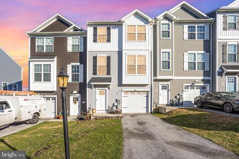 97 OVERLOOK DRIVE HANOVER PA 17331