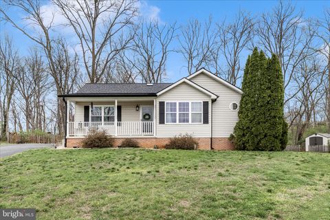 Homes For Sale - 17006 Newcastle Court<br/> Washington County, WILLIAMSPORT, MD 21795