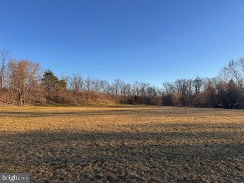 MEADOWCREEK DRIVE CHAMBERSBURG PA 17202