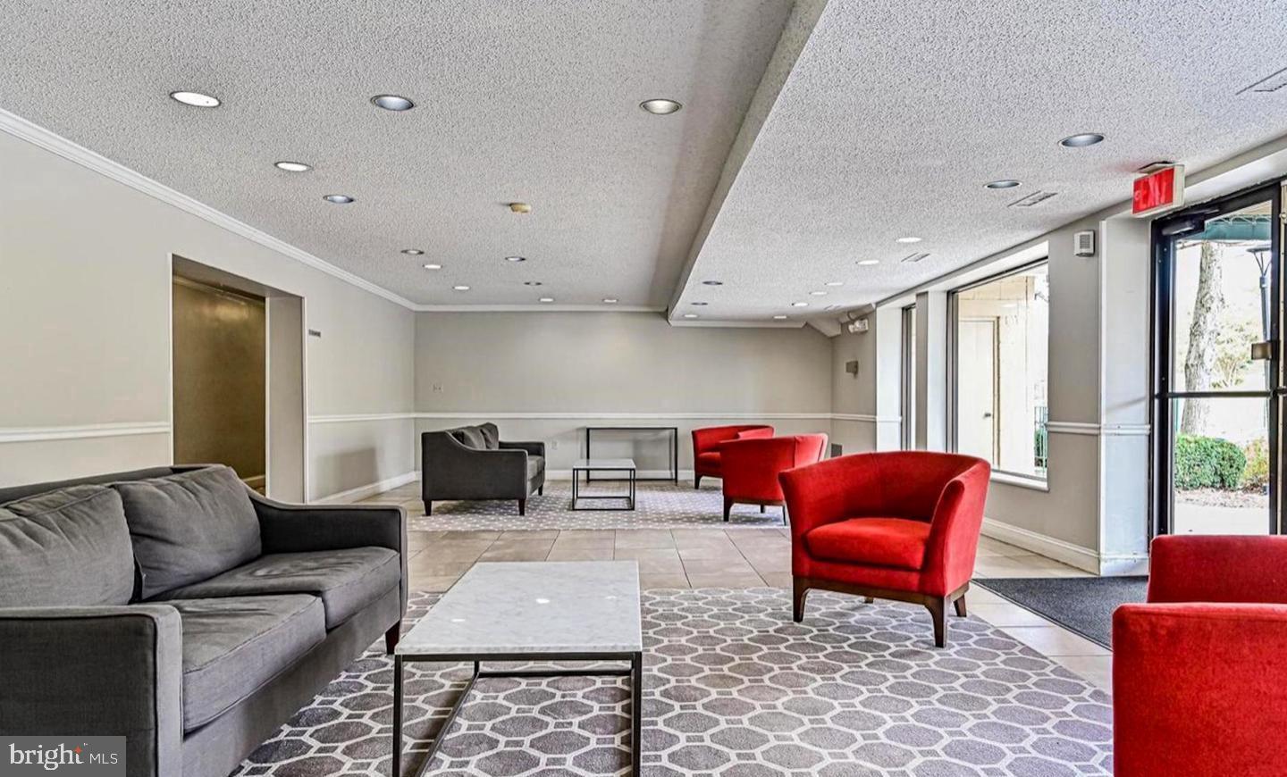 6133 LEESBURG PIKE 201