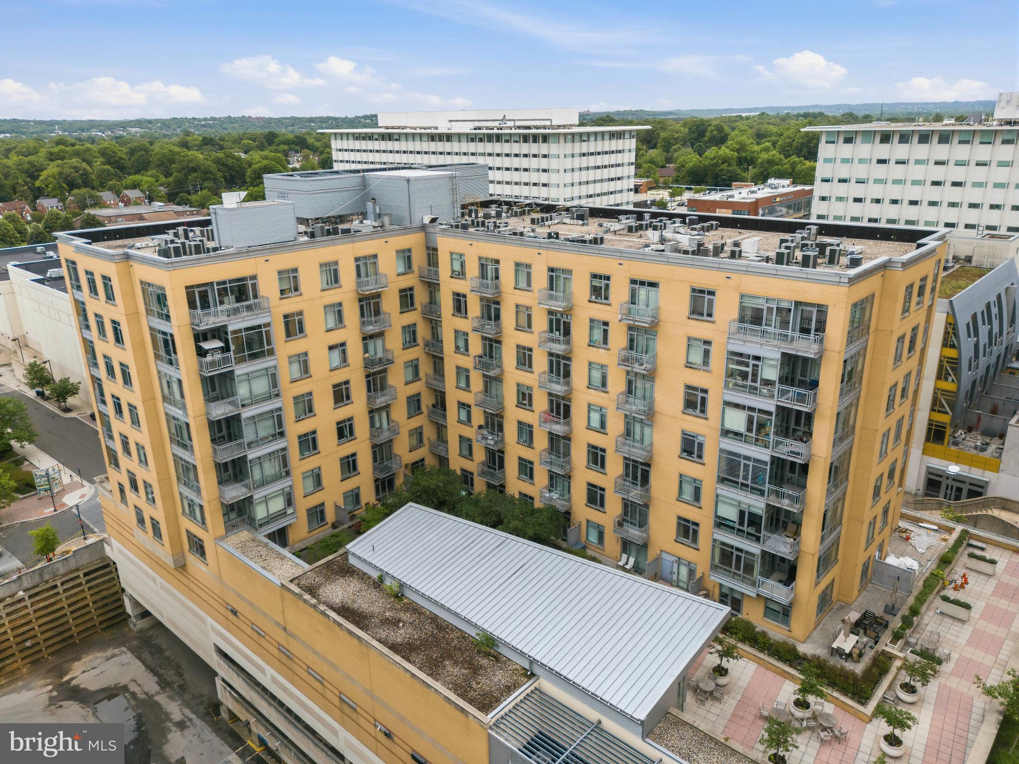 ONE INDEPENDENCE PLAZA - Residential