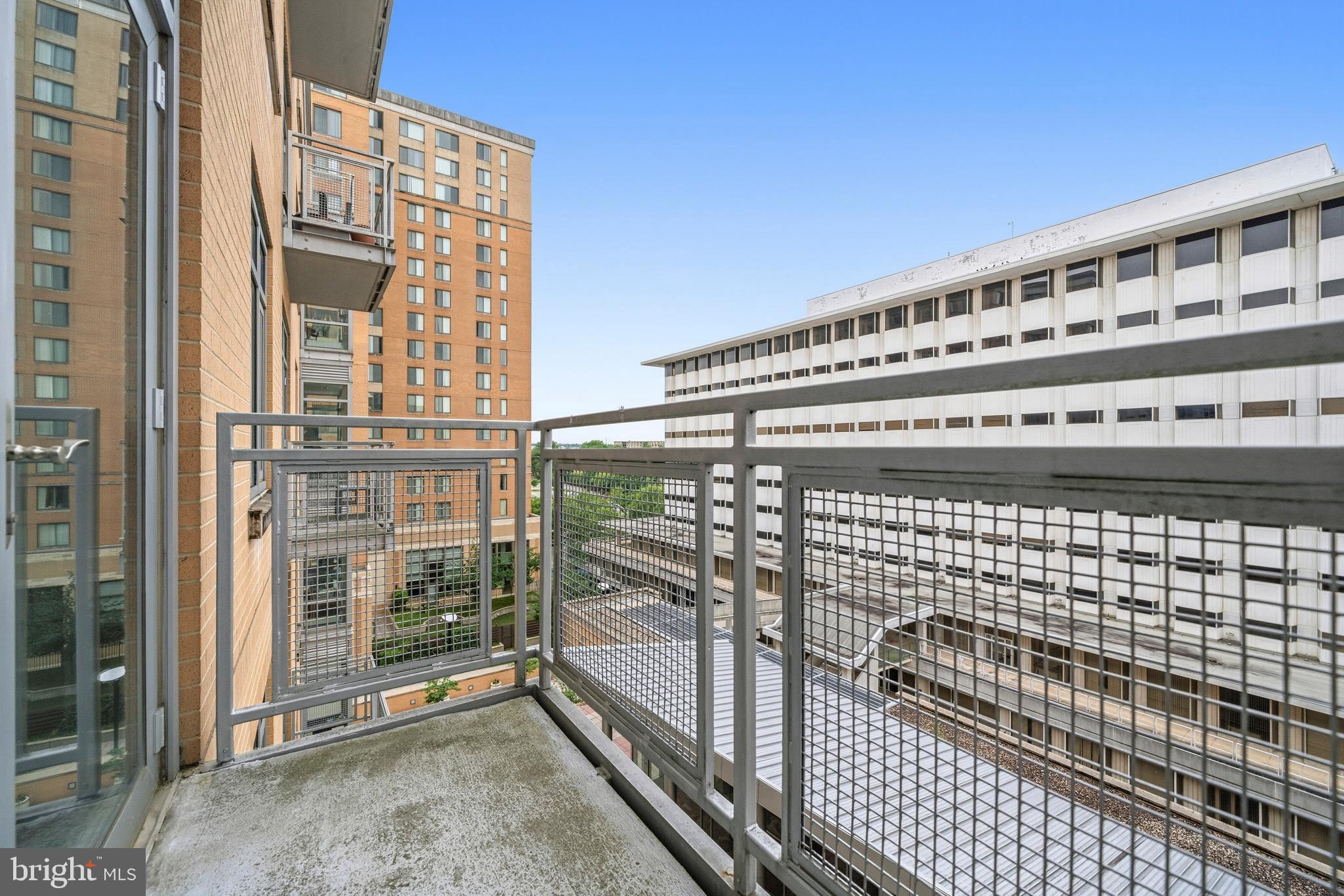 ONE INDEPENDENCE PLAZA - Residential