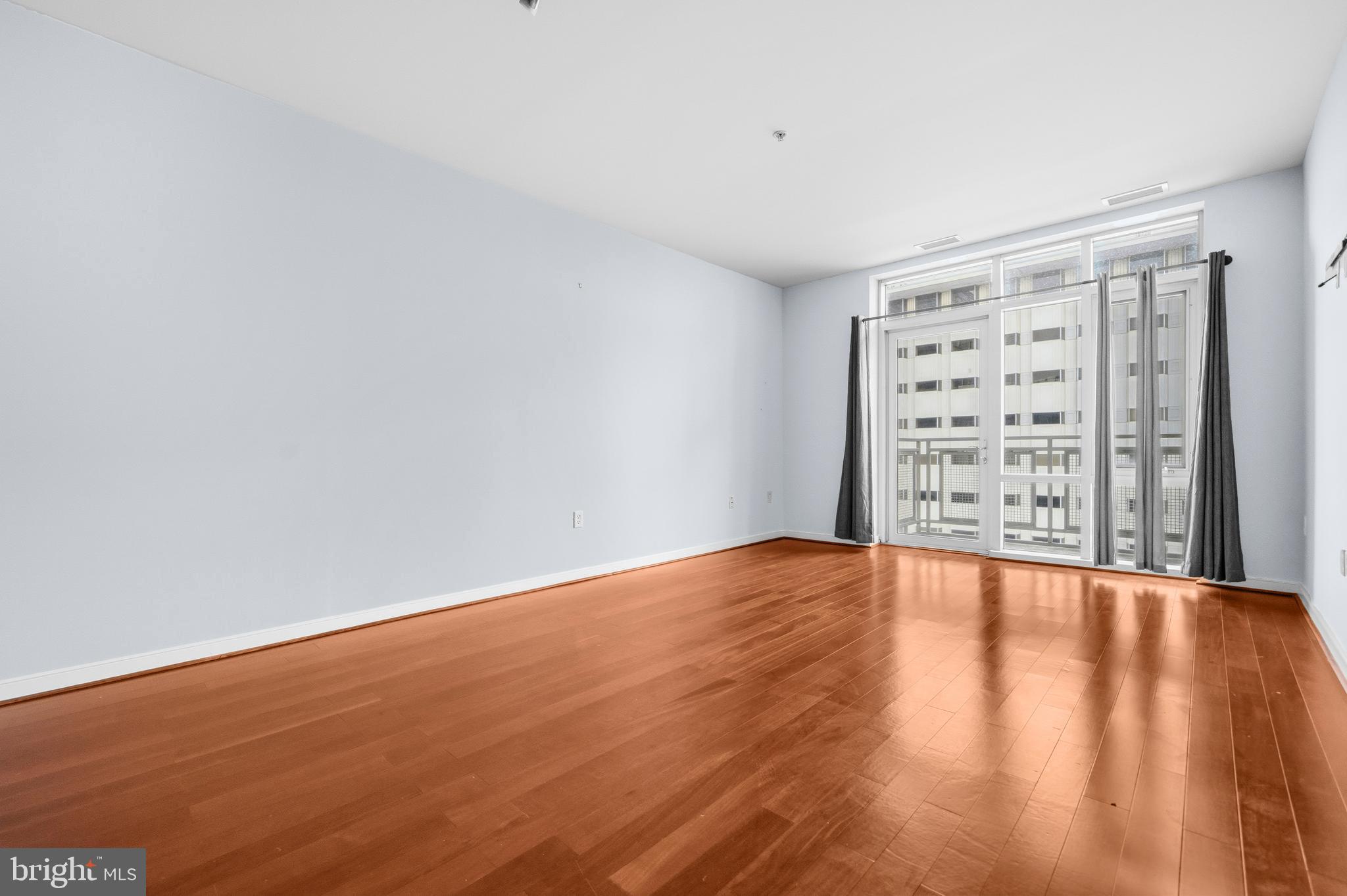 ONE INDEPENDENCE PLAZA - Residential