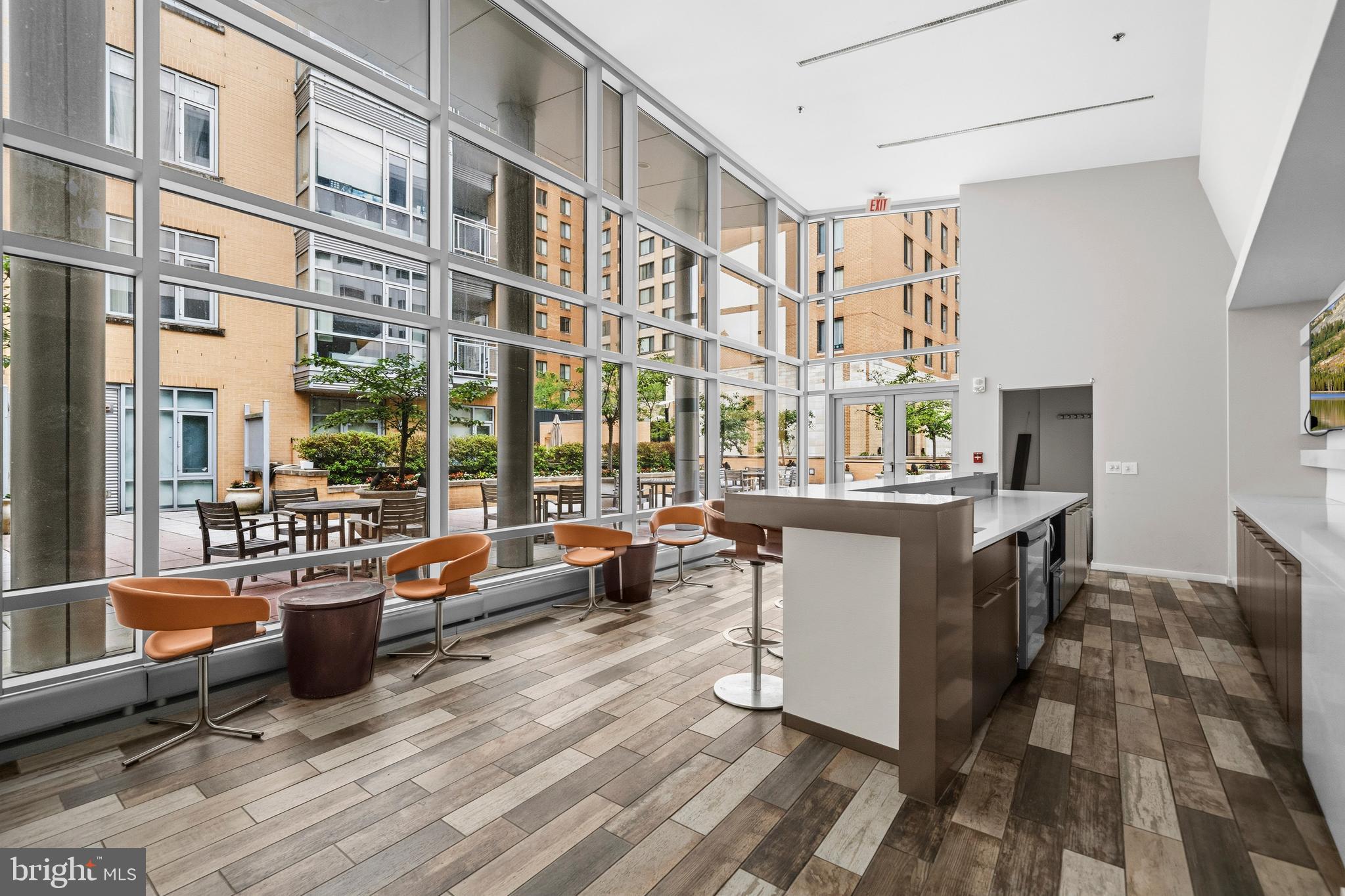 ONE INDEPENDENCE PLAZA - Residential