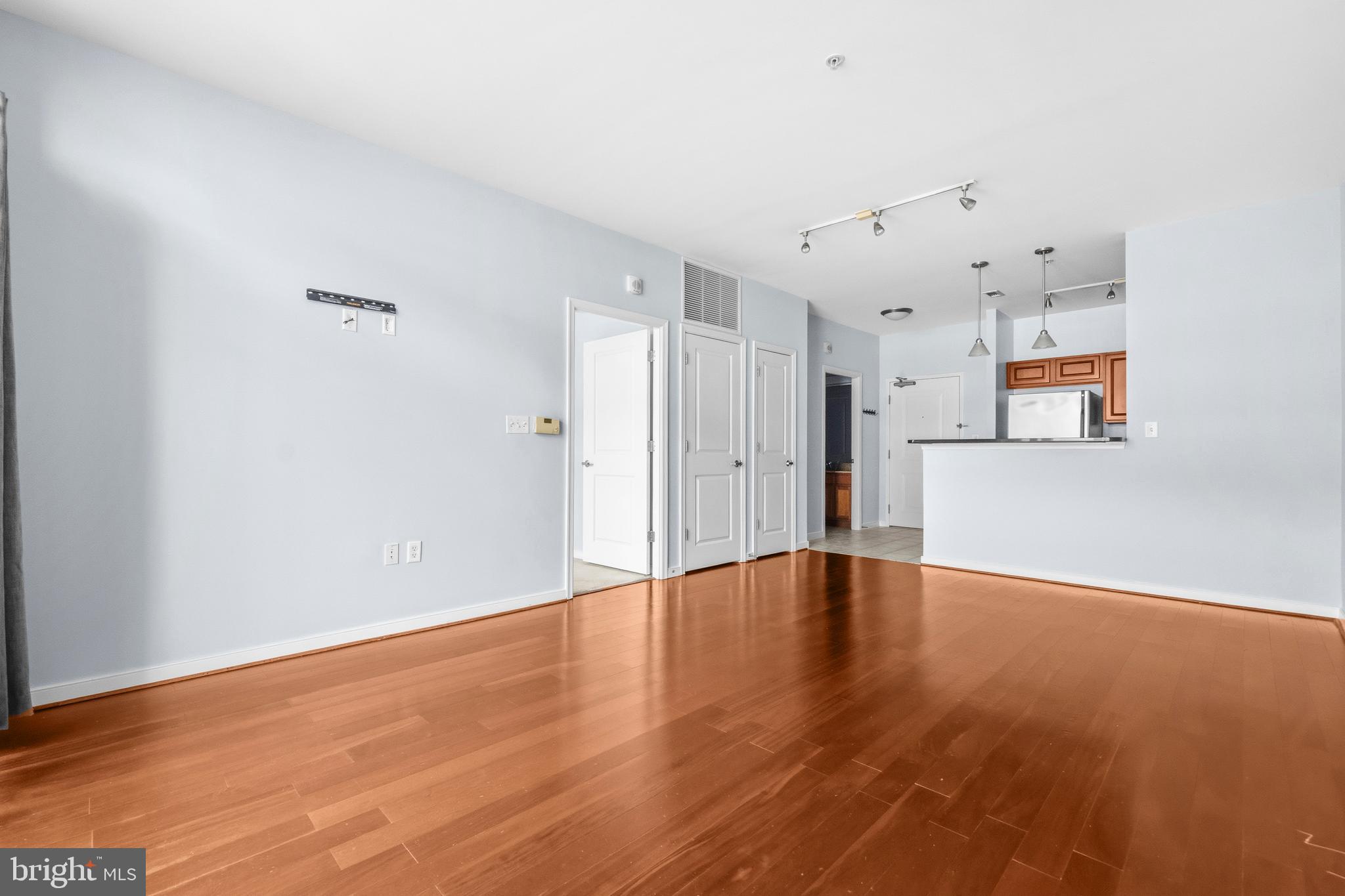 ONE INDEPENDENCE PLAZA - Residential