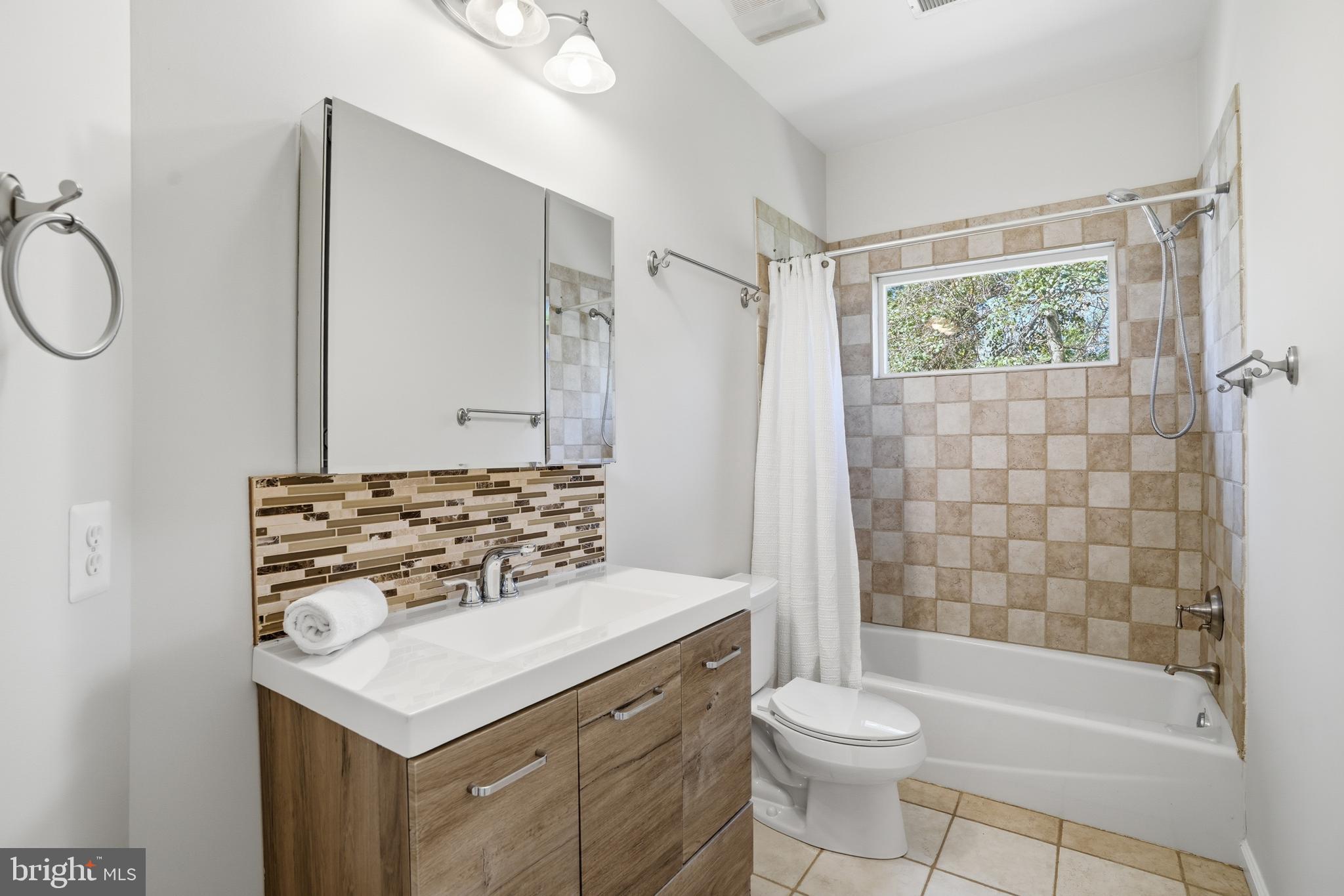 DUNN LORING GARDENS - Residential