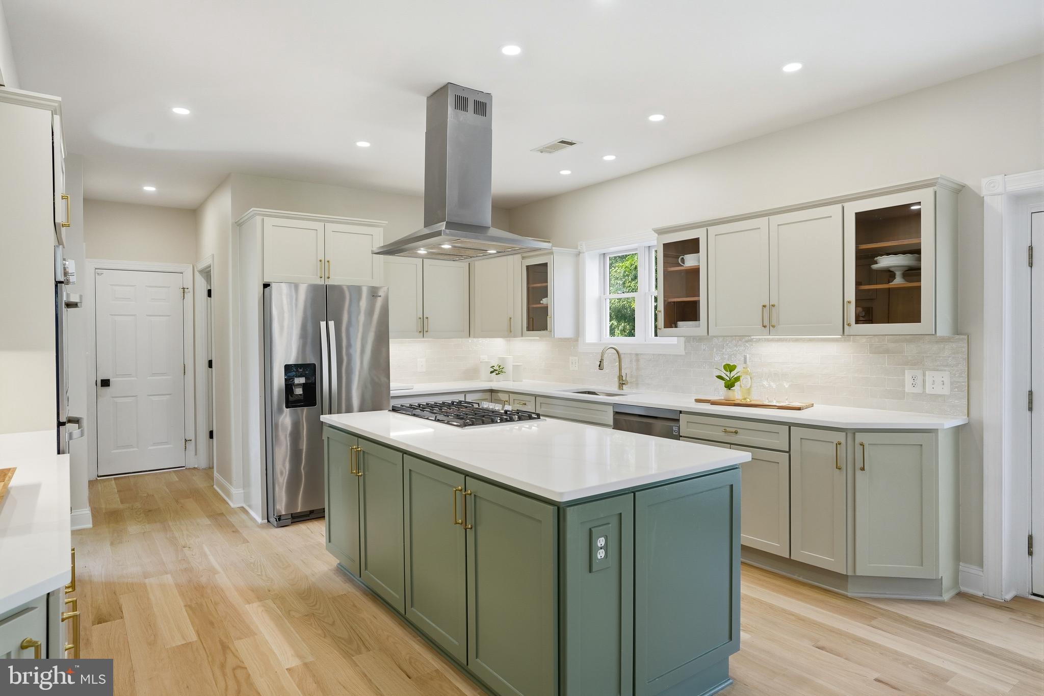 DUNN LORING GARDENS - Residential