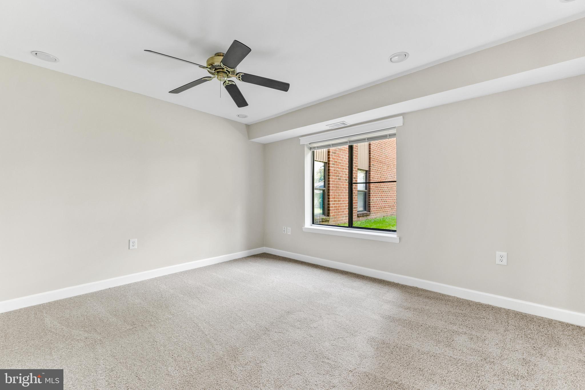 SUN VALLEY CONDOMINIUMS - Residential Lease