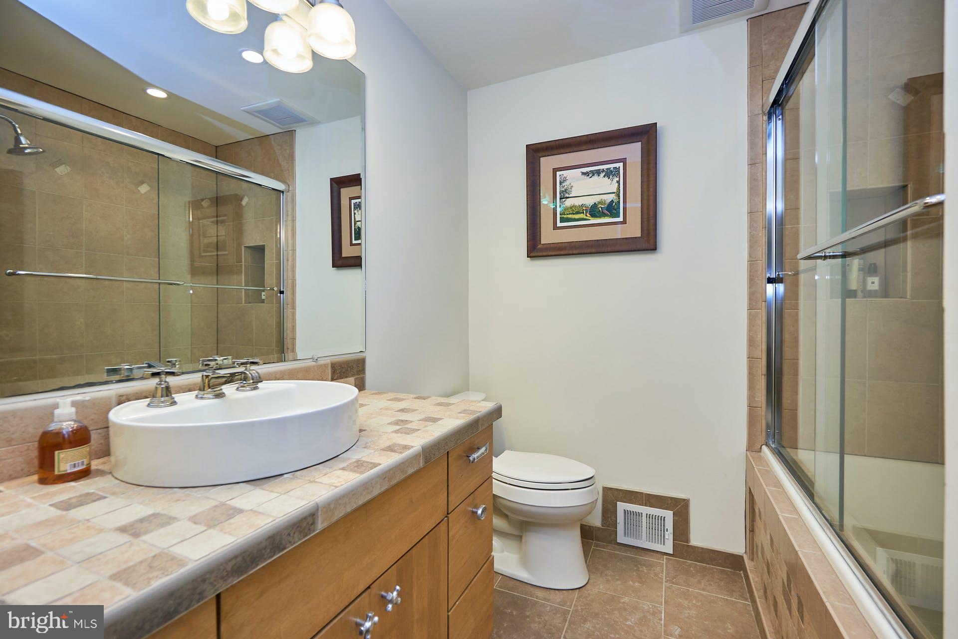 WASHINGTON PLAZA - Residential