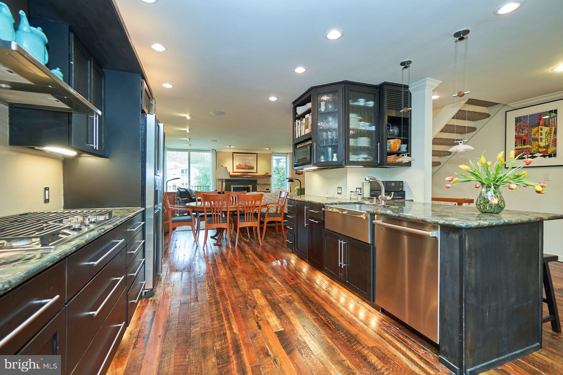 WASHINGTON PLAZA - Residential