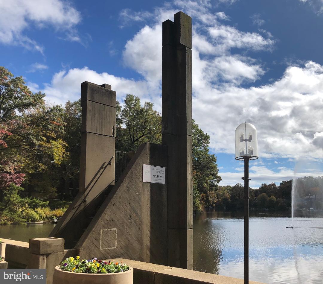 WASHINGTON PLAZA - Residential