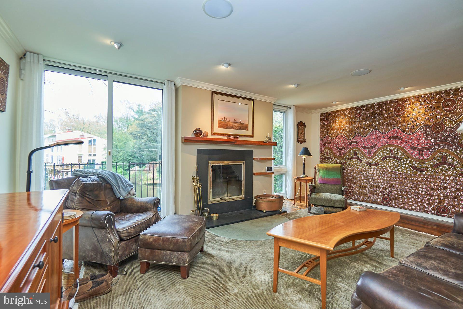 WASHINGTON PLAZA - Residential