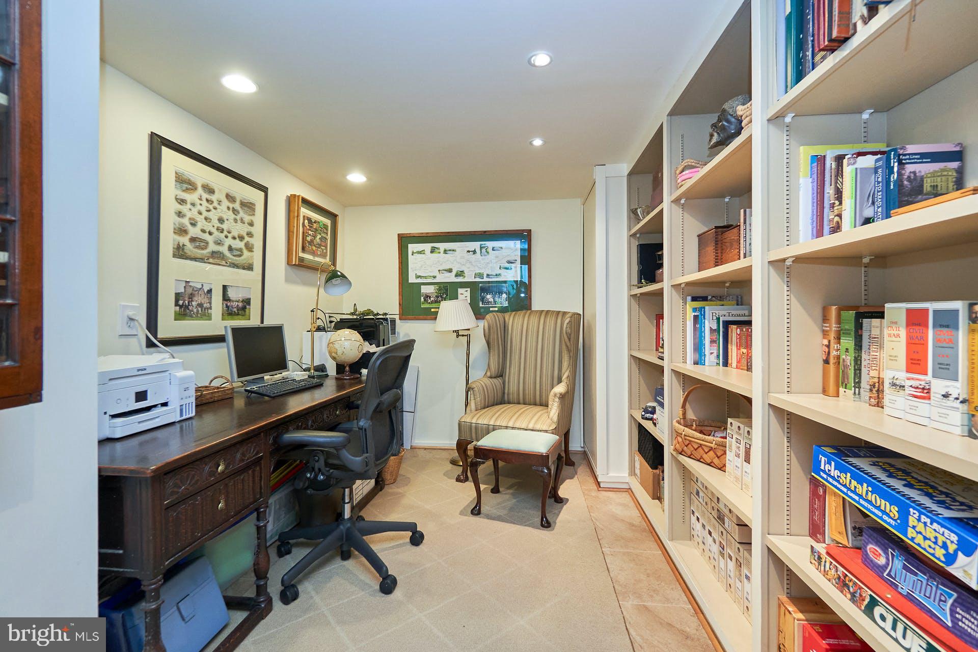 WASHINGTON PLAZA - Residential