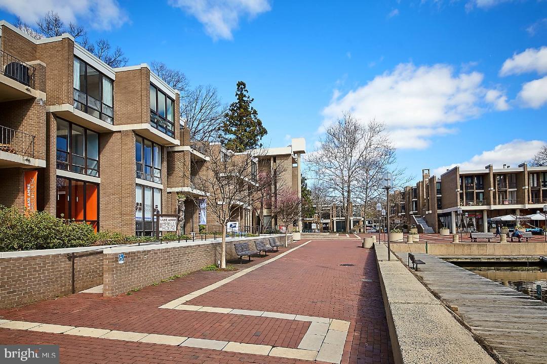 WASHINGTON PLAZA - Residential