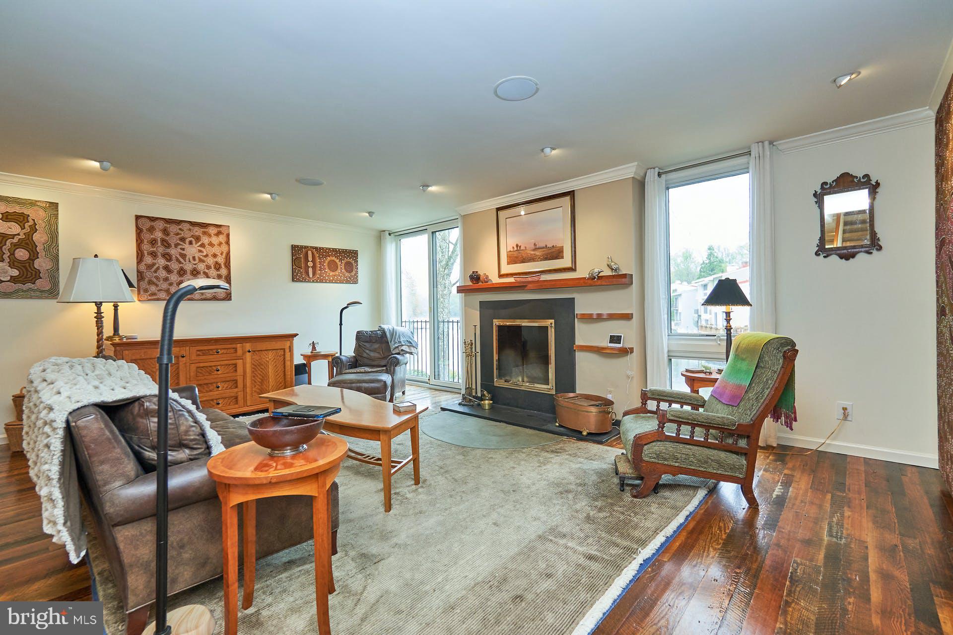 WASHINGTON PLAZA - Residential