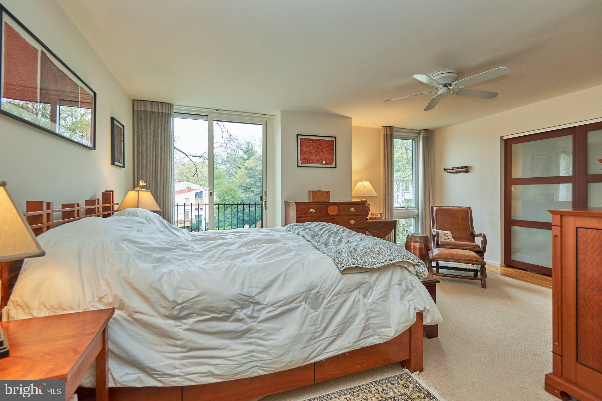 WASHINGTON PLAZA - Residential