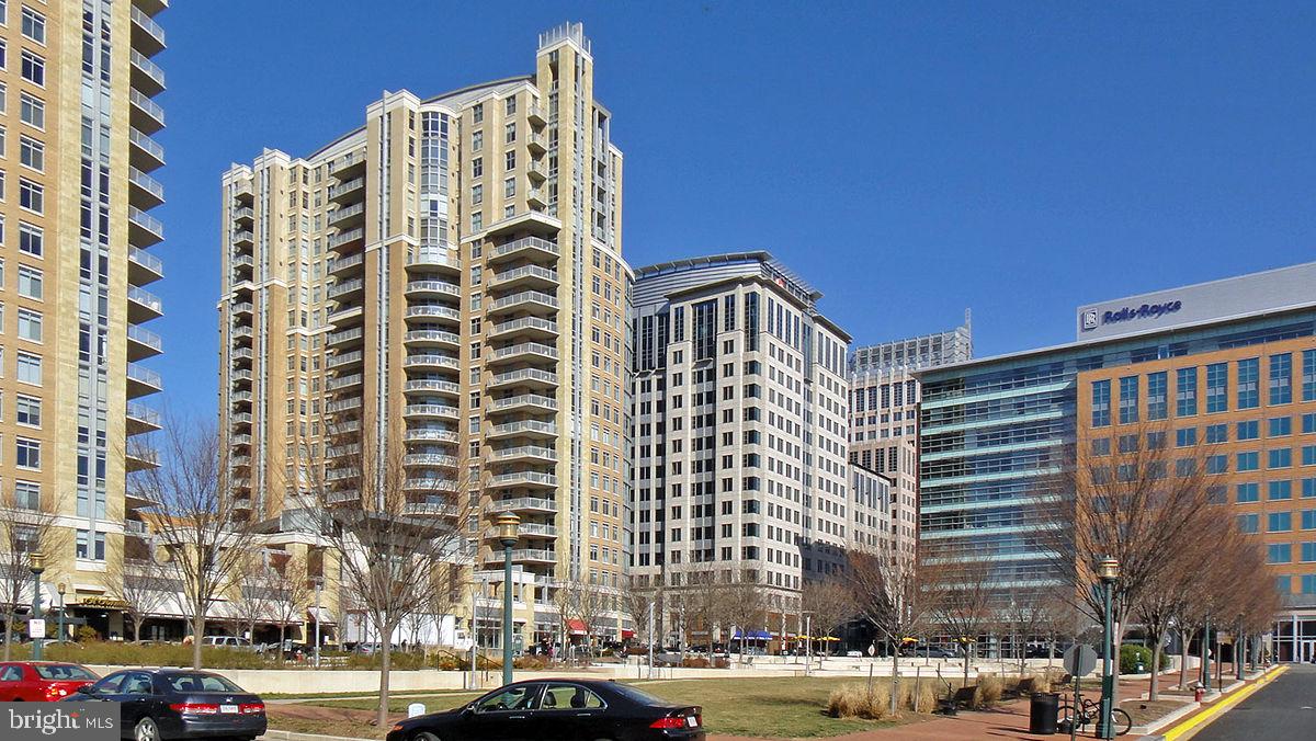 WASHINGTON PLAZA - Residential